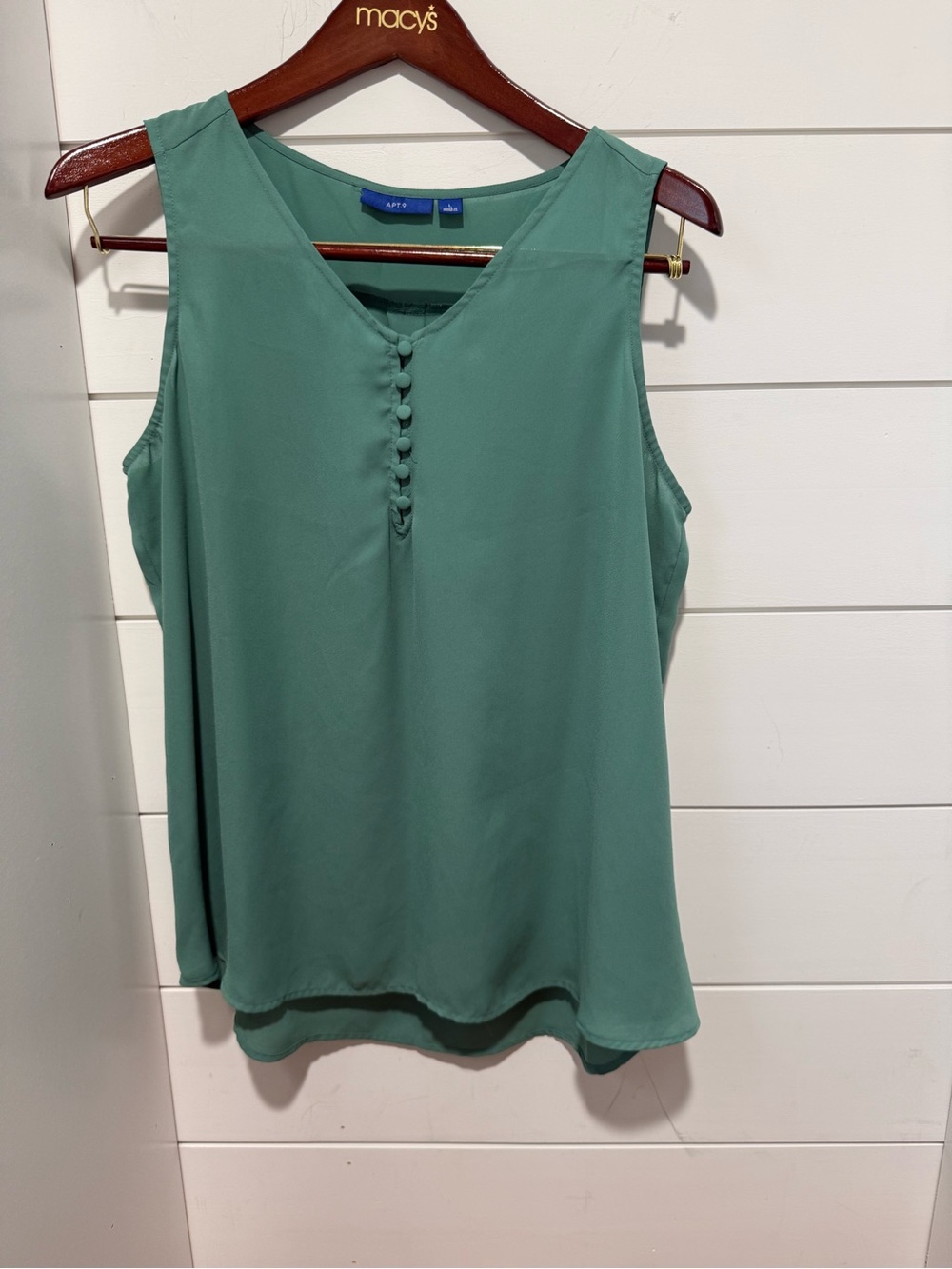 Apt. 9 Sage Green Sleeveless V-Neck Button-Front Tank